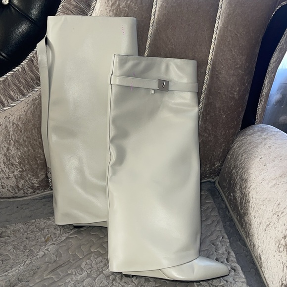 Givenchy women’s short lock leather pants boot size 41 - Picture 4 of 11